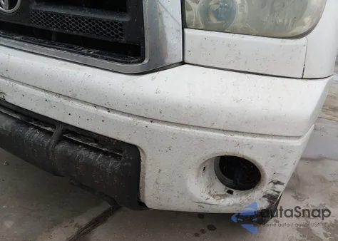 2010 Toyota Tundra Grade 4.6L V8 z USA, uszkodzony, nr VIN 5TFRM5F17AX010431